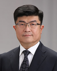 委員長 吉見享祐